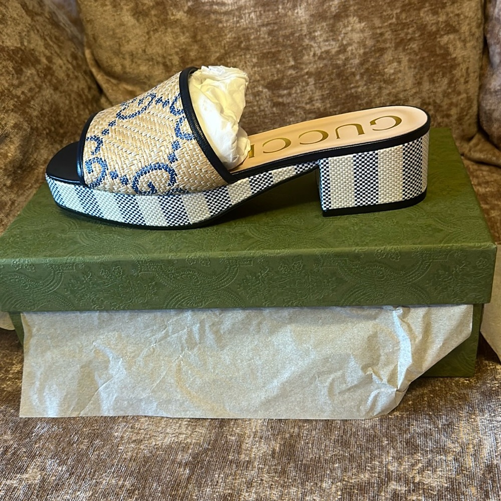 Authentic NIB Gucci Raffia Sandals